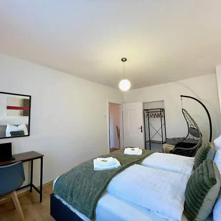 Apartment Downtown By Ninja Spaces - Kingsize-bett, Kueche, Netflix, Terrasse *