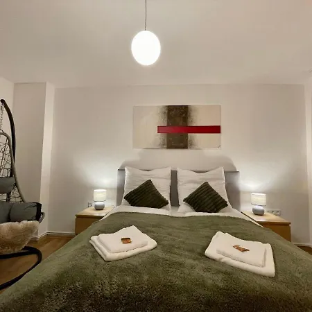 Downtown By Ninja Spaces - Kingsize-bett, Kueche, Netflix, Terrasse *
