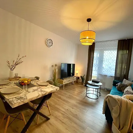 Downtown By Ninja Spaces - Kingsize-bett, Kueche, Netflix, Terrasse شقة